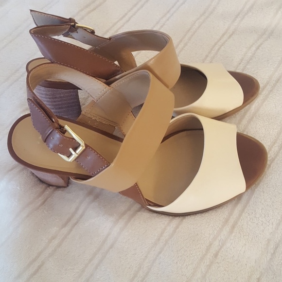 Naturalizer Sandals - Picture 3 of 4